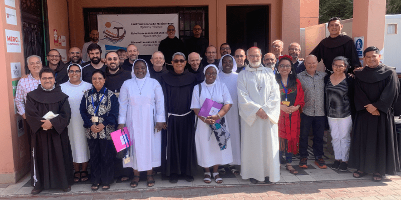 Concluye primer encuentro de la familia franciscana que trabaja con migrantes y refugiados en el Mediterráneo. «A los migrantes se les rechaza por ser pobres»